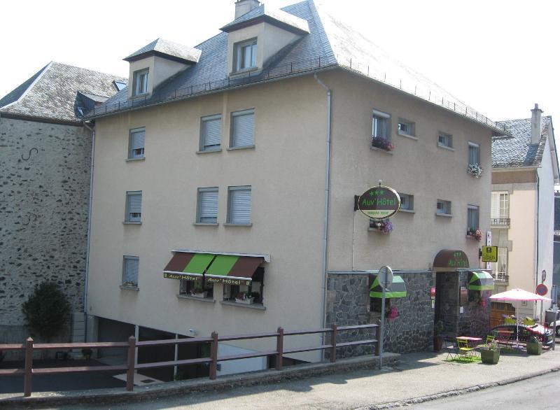 Auv'Hotel Mauriac  Exteriör bild