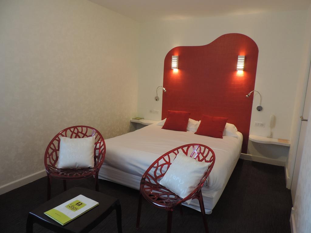 Auv'Hotel Mauriac  Exteriör bild