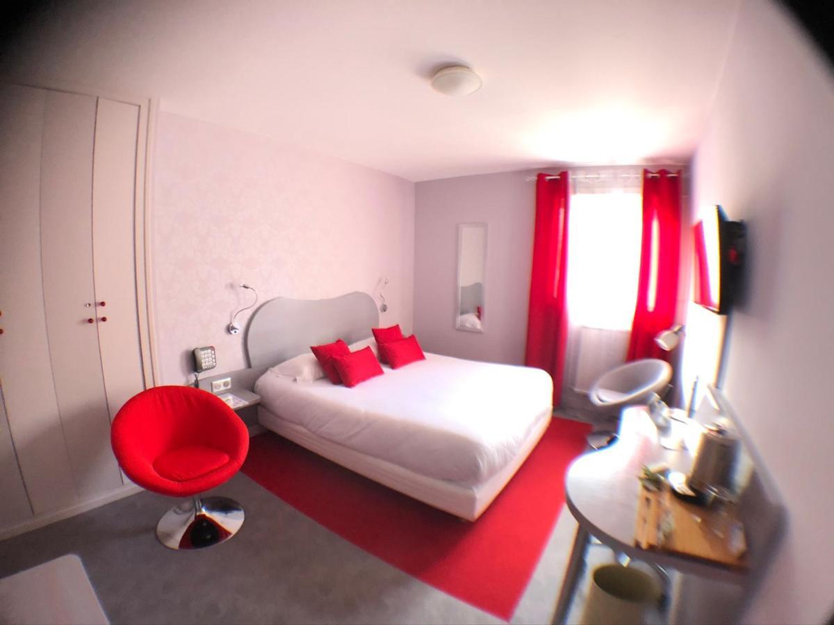 Auv'Hotel Mauriac  Exteriör bild